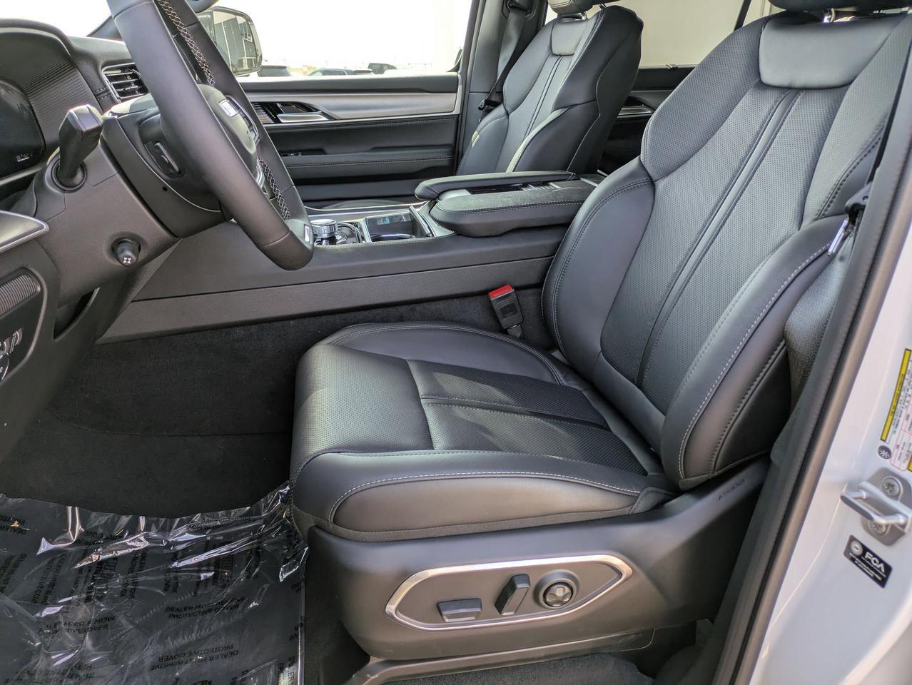 2025 Jeep Wagoneer L Series II Carbide Castroville TX