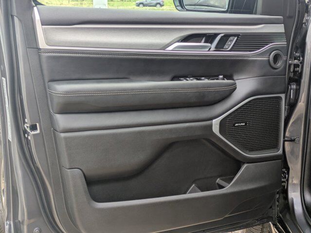2025 Jeep Wagoneer Series II Carbide Castroville TX