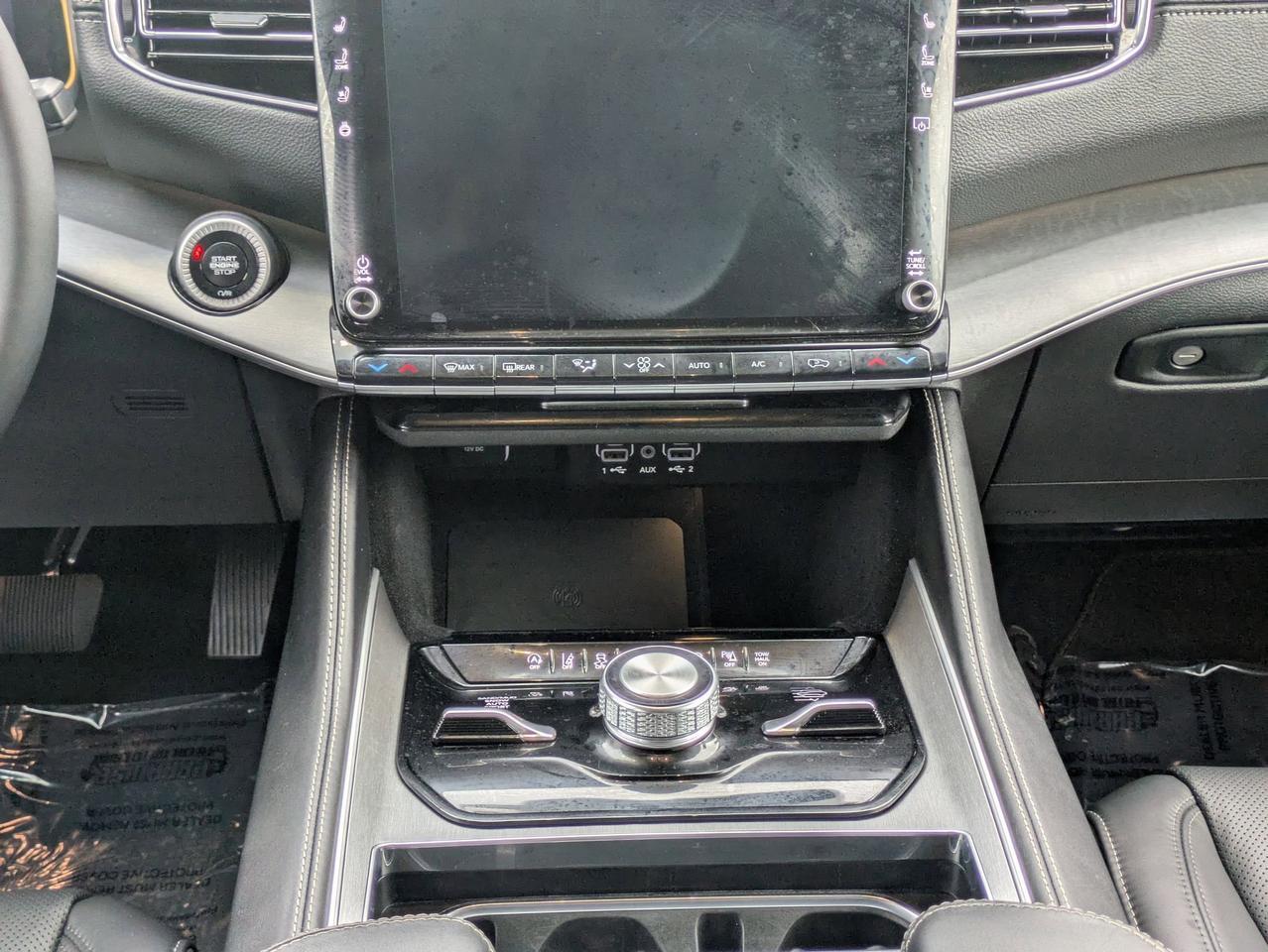 2025 Jeep Wagoneer Series II Carbide Castroville TX