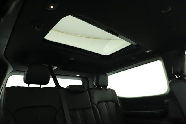 2025 Jeep Wagoneer Series II Carbide New Braunfels TX