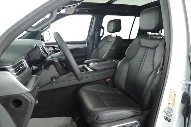 2025 Jeep Wagoneer Series II Carbide New Braunfels TX