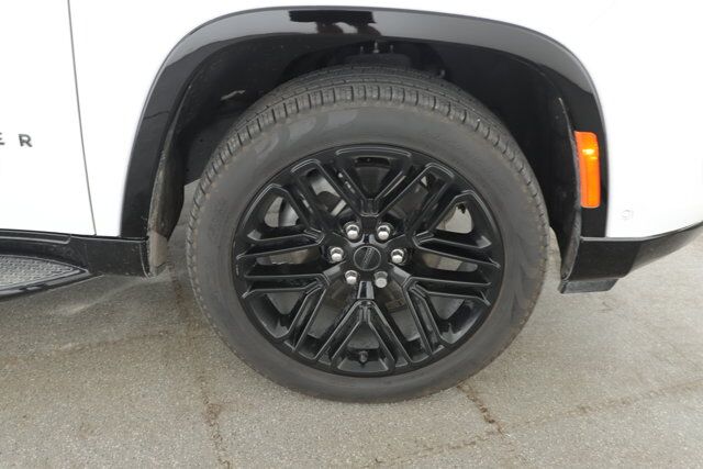 2025 Jeep Wagoneer Series II Carbide New Braunfels TX