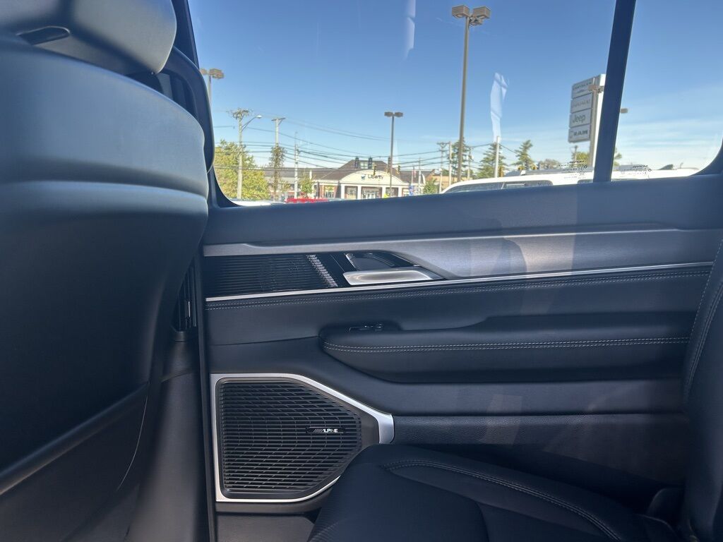 2025 Jeep Wagoneer Series II Crestwood KY