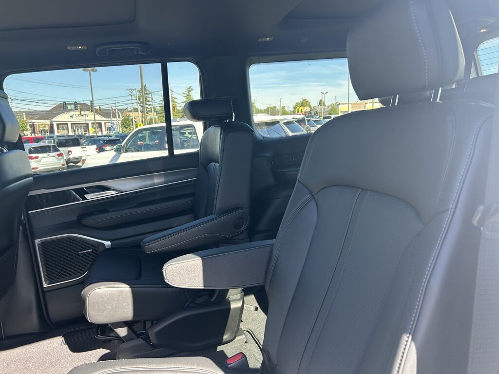 2025 Jeep Wagoneer Series II Crestwood KY