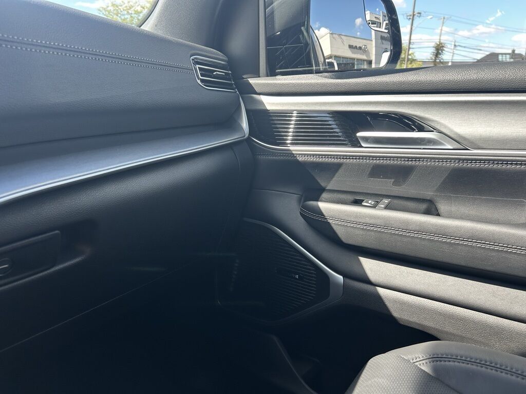 2025 Jeep Wagoneer Series II Crestwood KY