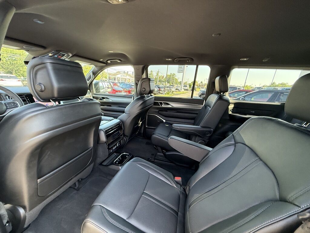 2025 Jeep Wagoneer Series II Crestwood KY