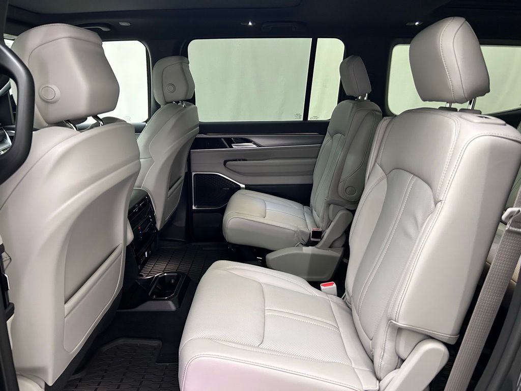 2025 Jeep Wagoneer Series II Portland OR