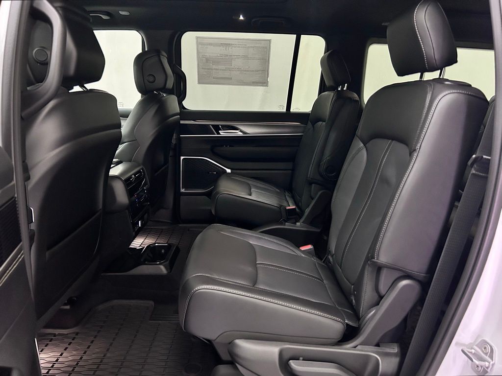 2025 Jeep Wagoneer Series II Portland OR