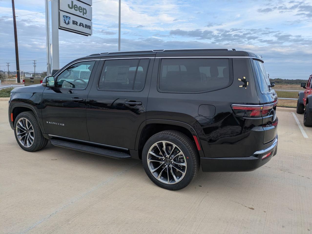2025 Jeep Wagoneer Series II Castroville TX