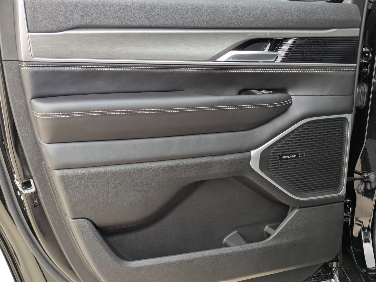 2025 Jeep Wagoneer Series II Castroville TX