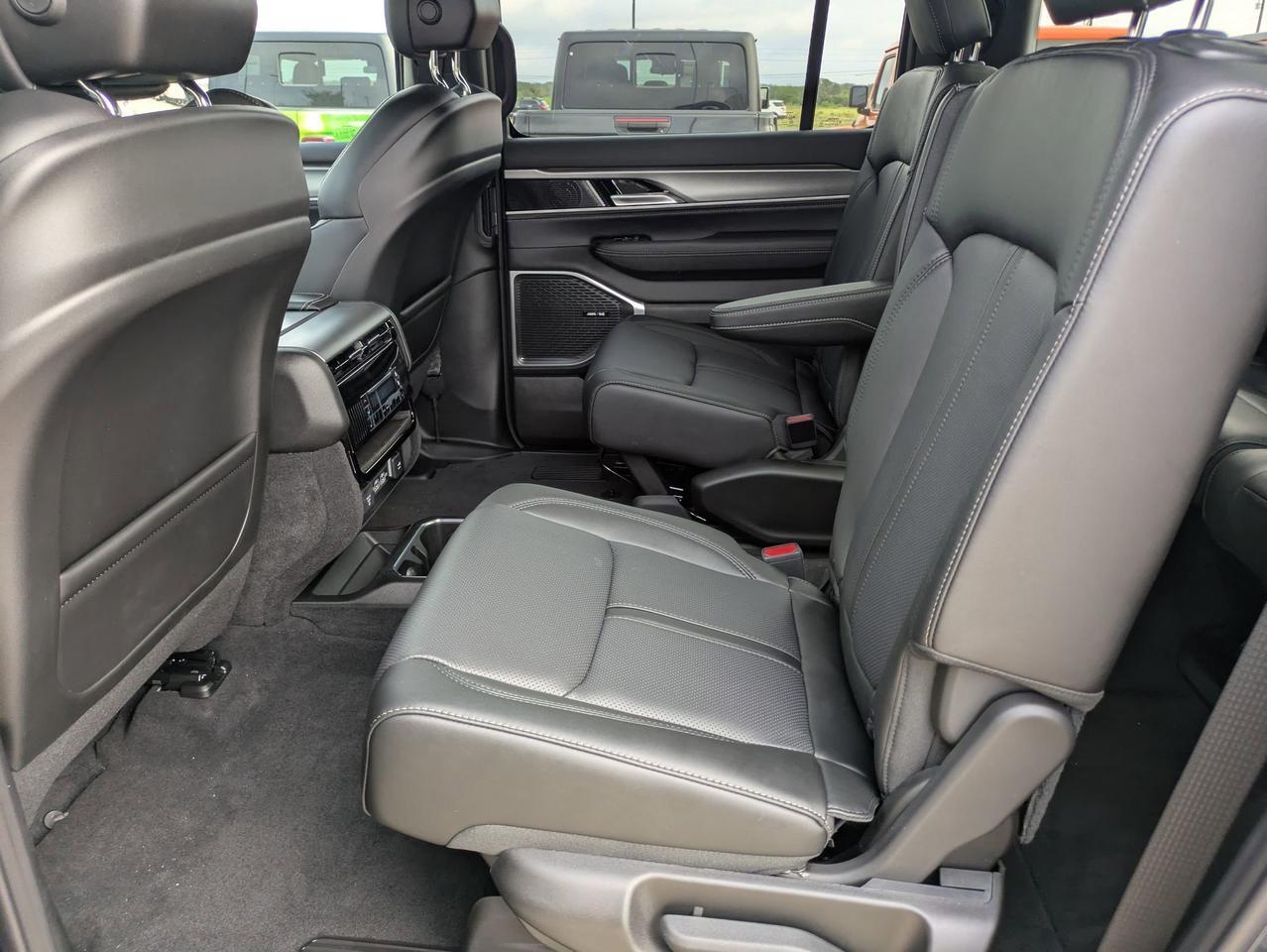 2025 Jeep Wagoneer Series II Castroville TX