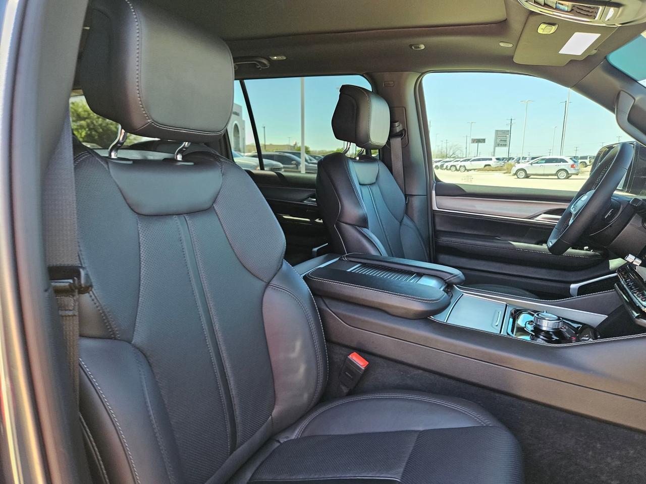 2025 Jeep Wagoneer Series II Castroville TX