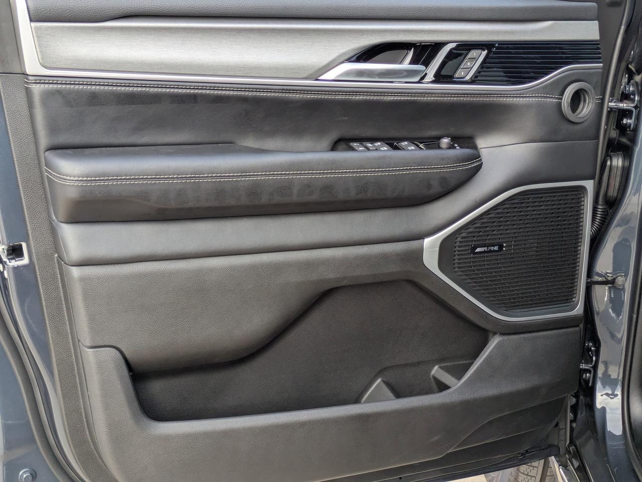 2025 Jeep Wagoneer Series II Castroville TX