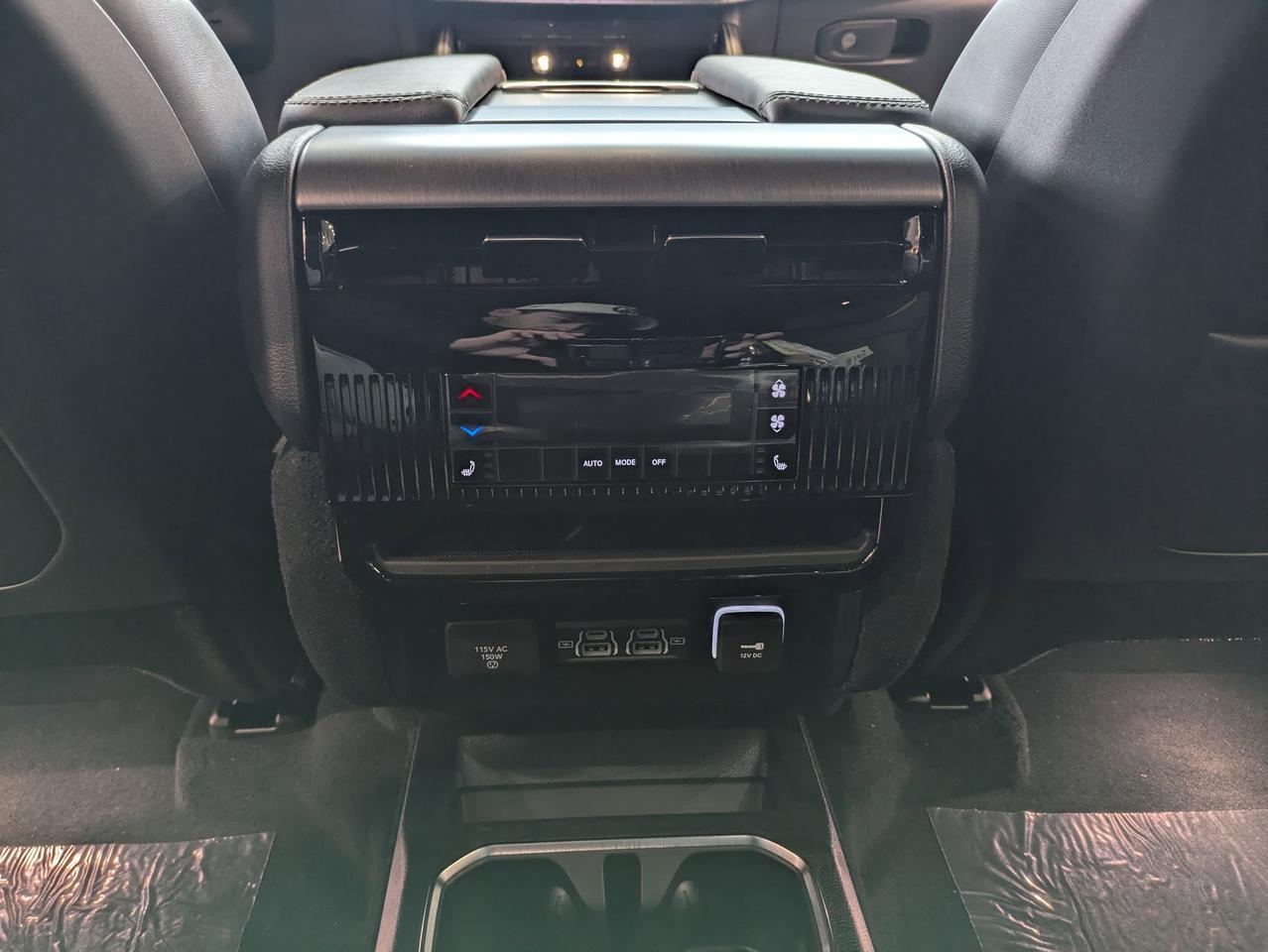 2025 Jeep Wagoneer Series II Castroville TX