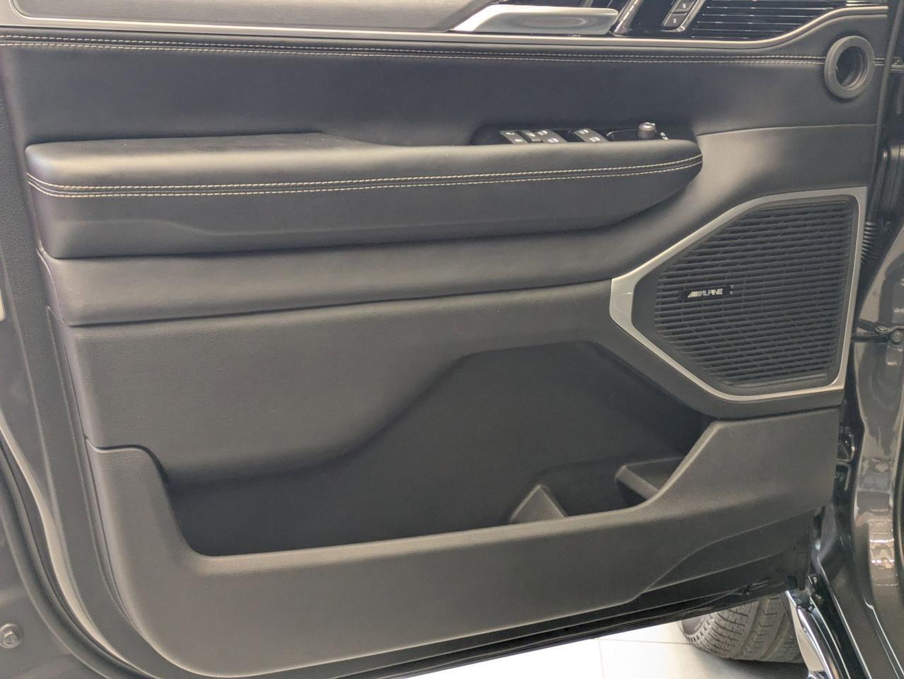 2025 Jeep Wagoneer Series II Castroville TX