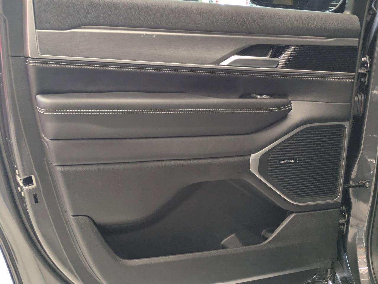 2025 Jeep Wagoneer Series II Castroville TX