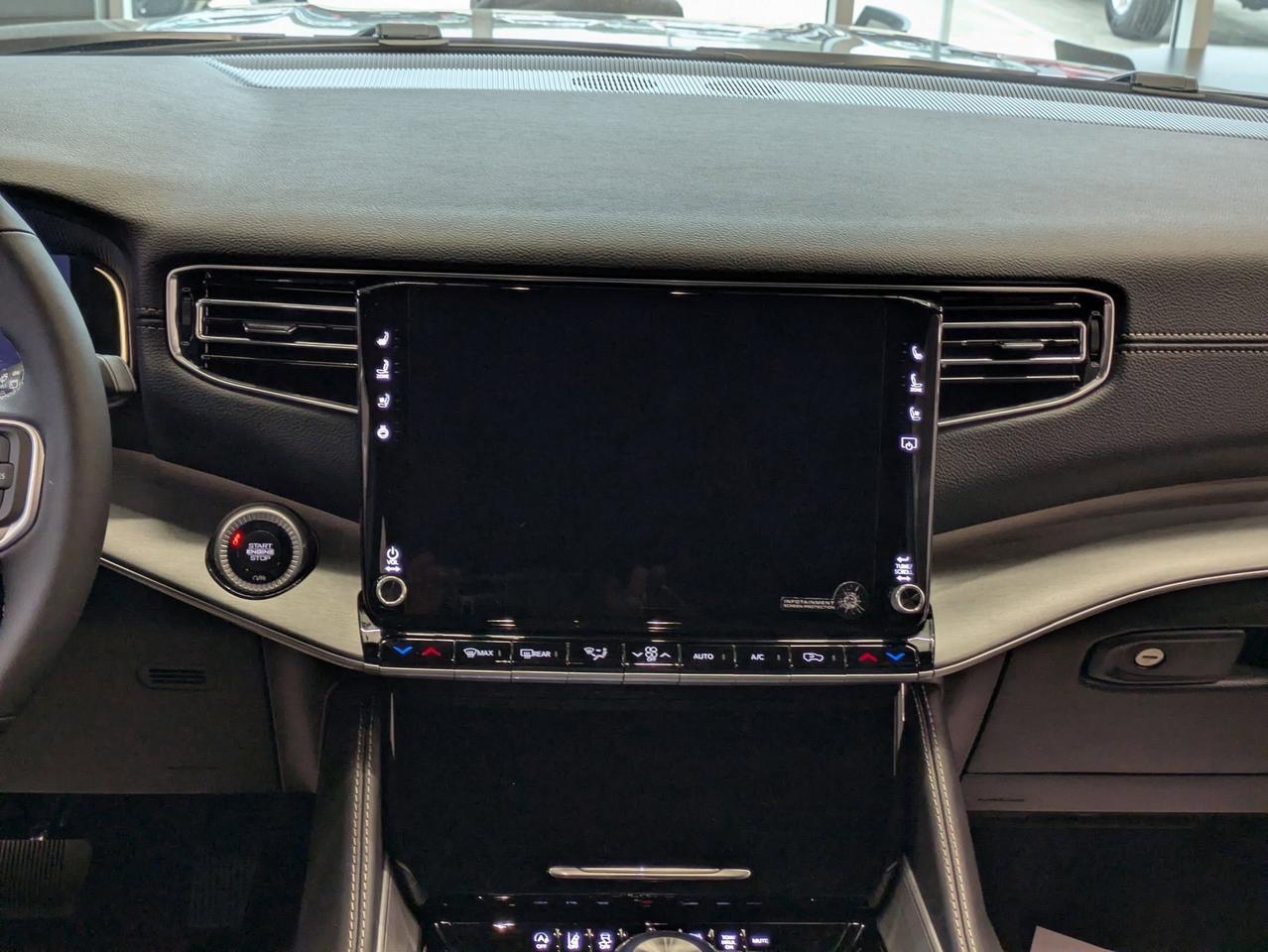 2025 Jeep Wagoneer Series II Castroville TX