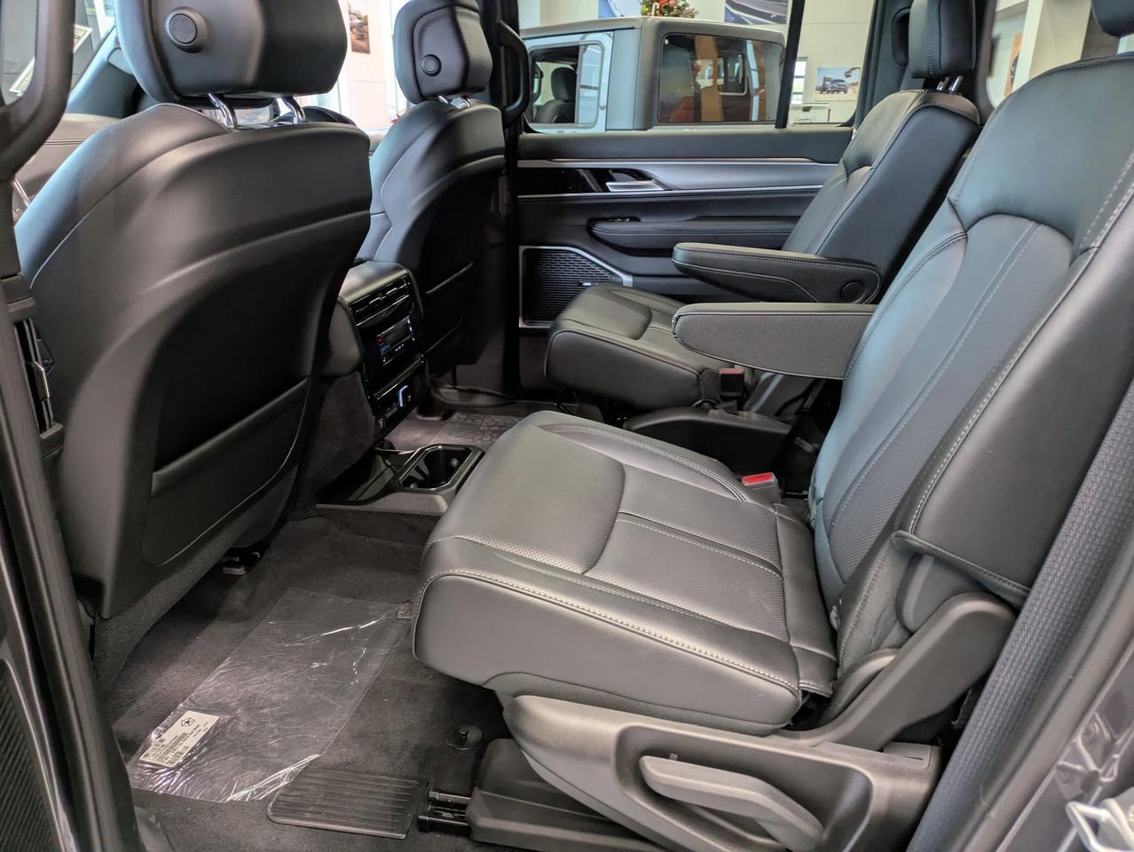 2025 Jeep Wagoneer Series II Castroville TX