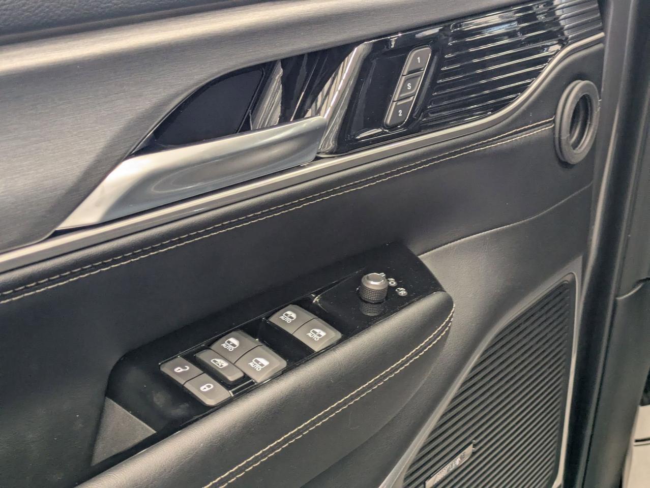 2025 Jeep Wagoneer Series II Castroville TX