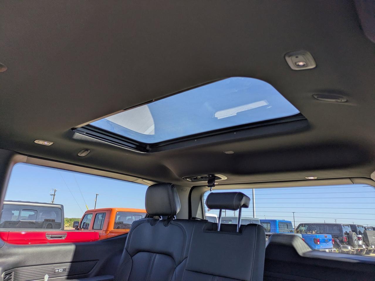 2025 Jeep Wagoneer Series II Castroville TX