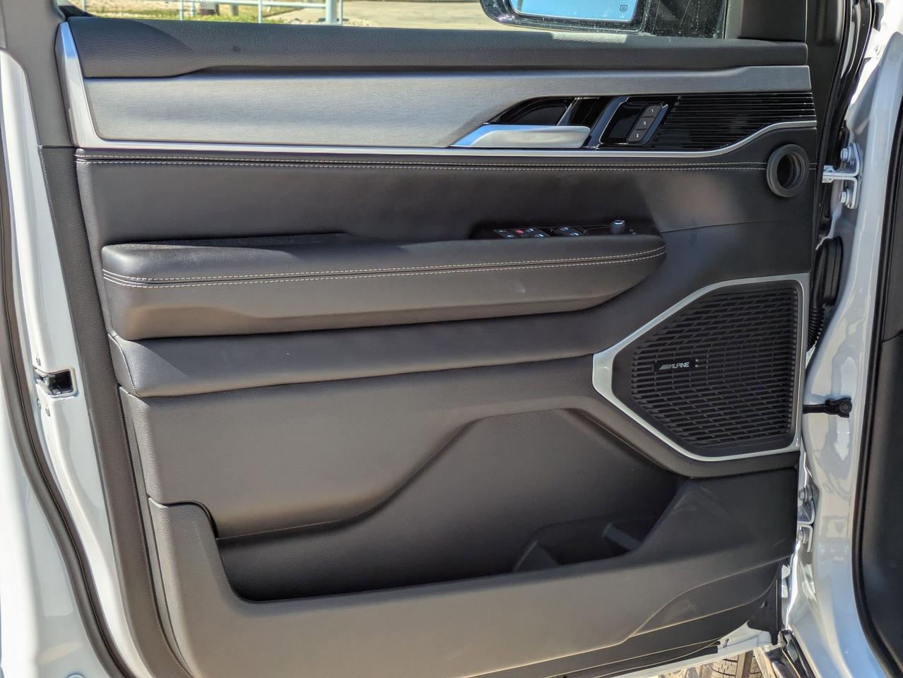 2025 Jeep Wagoneer Series II Castroville TX