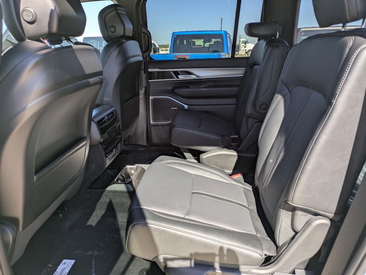 2025 Jeep Wagoneer Series II Castroville TX