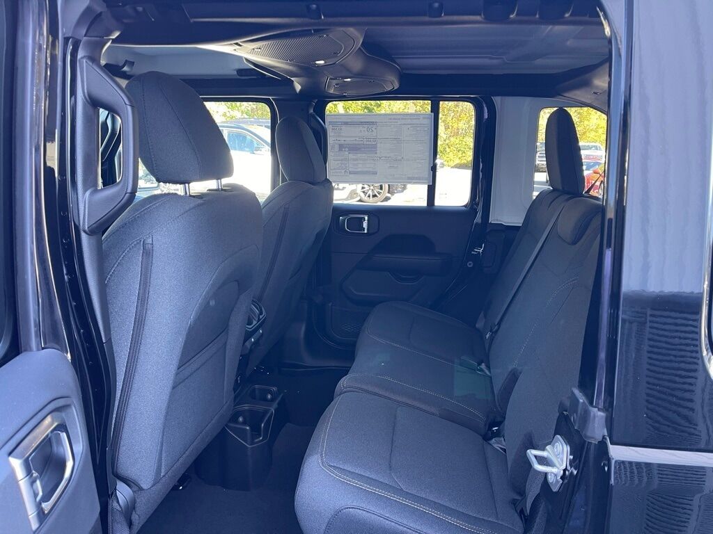 2025 Jeep Wrangler 4-DOOR SAHARA Orange MA