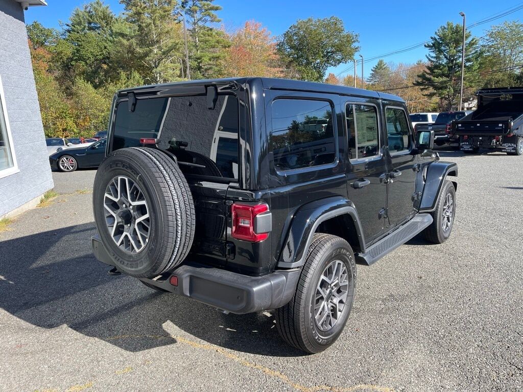 2025 Jeep Wrangler 4-DOOR SAHARA Orange MA