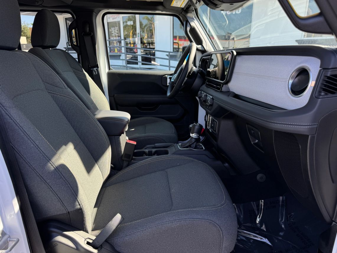 2025 Jeep Wrangler 4 Door Sahara Sport Utility 4D