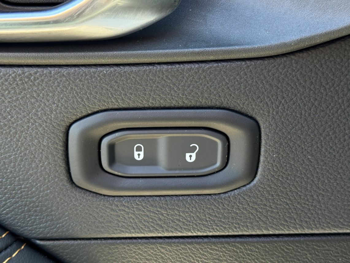 2025 Jeep Wrangler 4 Door Sahara Sport Utility 4D