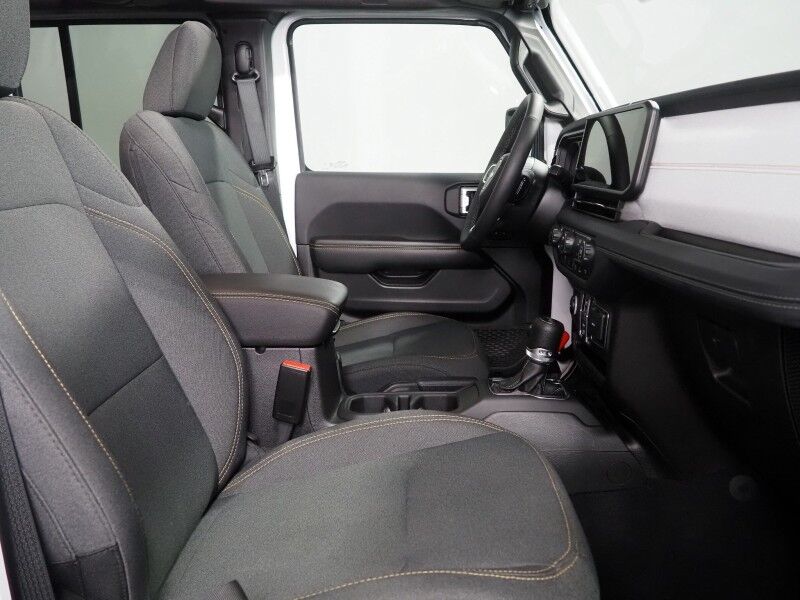 2025 Jeep Wrangler 4xe Sahara *SKY ONE-TOUCH POWER-TOP, ADAPTIVE CRUISE, SAFETY ALERTS, BACKUP-CAMERA, COLOR TOUCHSCREEN, HEATED SEATS/STEERING, REMOTE START, KEYLESS ENTRY, 20 INCH ALLOYS, ANDROID & APPLE Round Rock TX