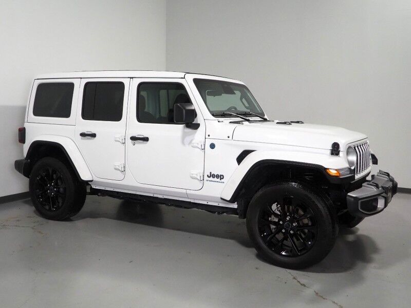 2025 Jeep Wrangler 4xe Sahara *SKY ONE-TOUCH POWER-TOP, ADAPTIVE CRUISE, SAFETY ALERTS, BACKUP-CAMERA, COLOR TOUCHSCREEN, HEATED SEATS/STEERING, REMOTE START, KEYLESS ENTRY, 20 INCH ALLOYS, ANDROID & APPLE