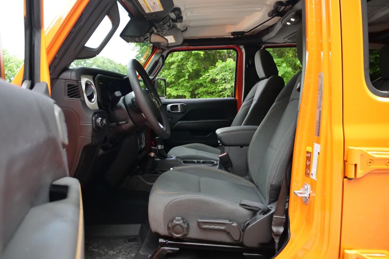 2025 Jeep Wrangler Sahara 4X4 / 3.6L V6 / Heated Seats / Hard Top! Lincolnton NC