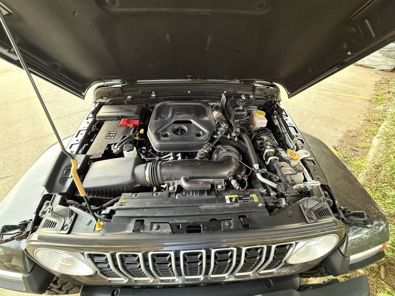 2025 Jeep Wrangler Sahara 4x4 4dr SUV Eldridge IA