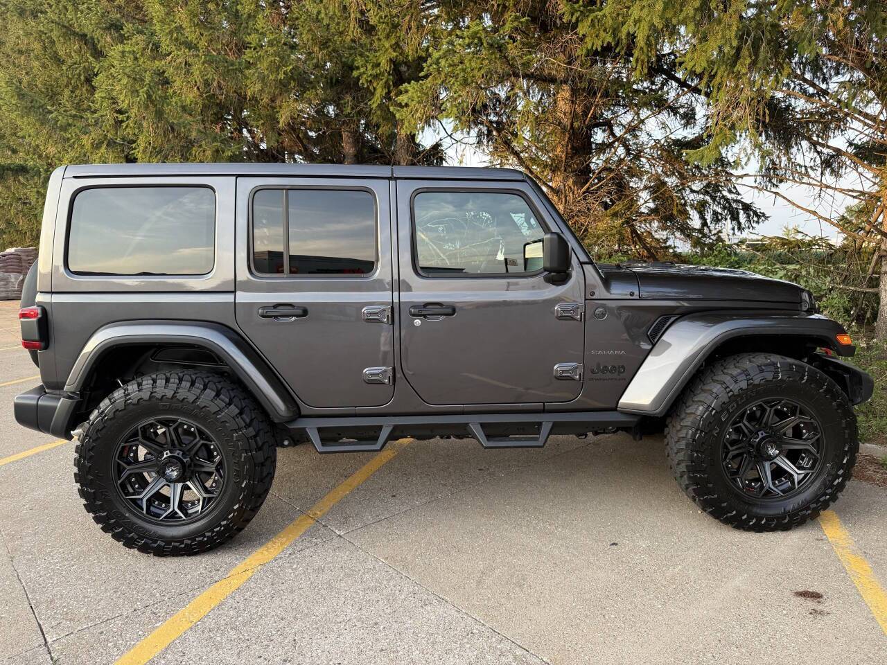 2025 Jeep Wrangler Sahara 4x4 4dr SUV Eldridge IA