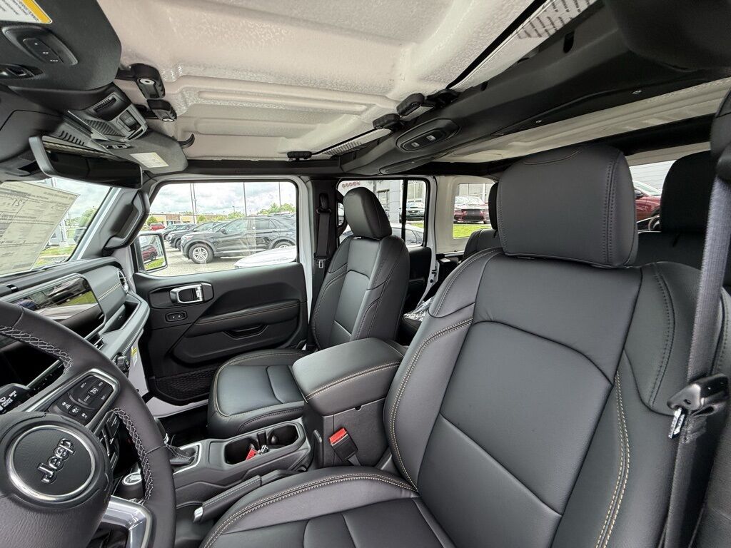 2025 Jeep Wrangler Sahara Crestwood KY