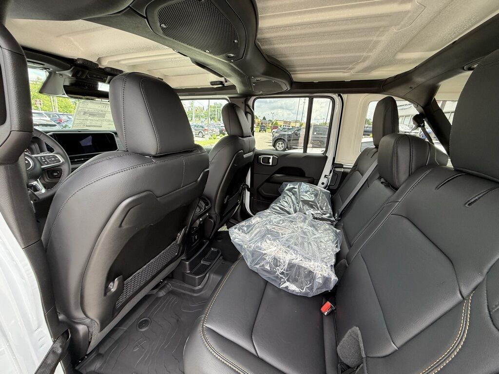 2025 Jeep Wrangler Sahara Crestwood KY