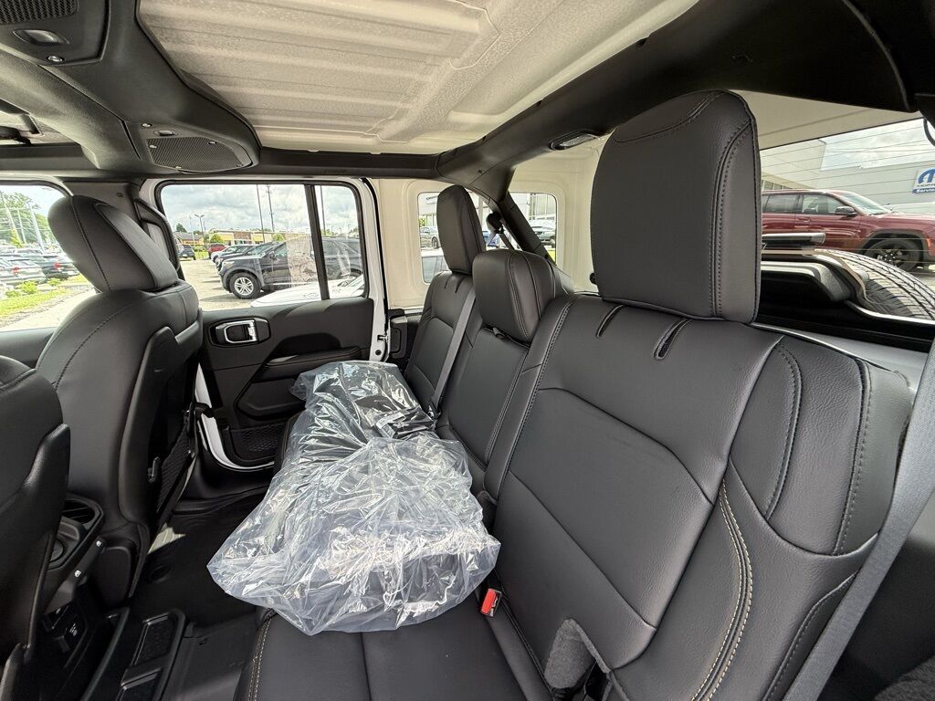 2025 Jeep Wrangler Sahara Crestwood KY