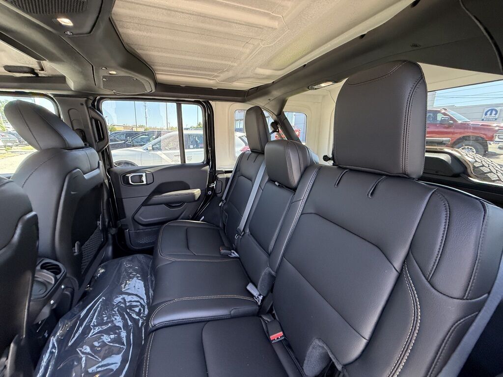 2025 Jeep Wrangler Sahara Crestwood KY