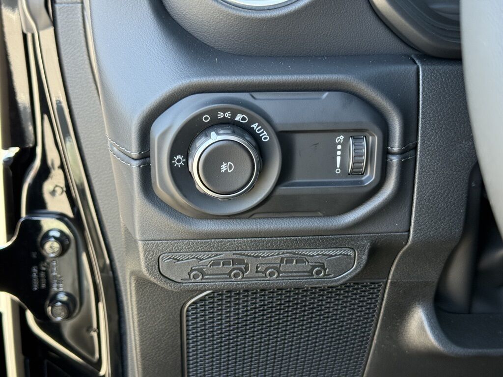 2025 Jeep Wrangler Sahara Crestwood KY