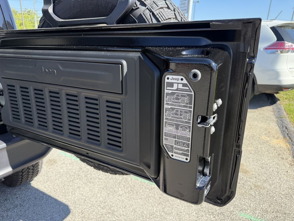 2025 Jeep Wrangler Sahara Crestwood KY
