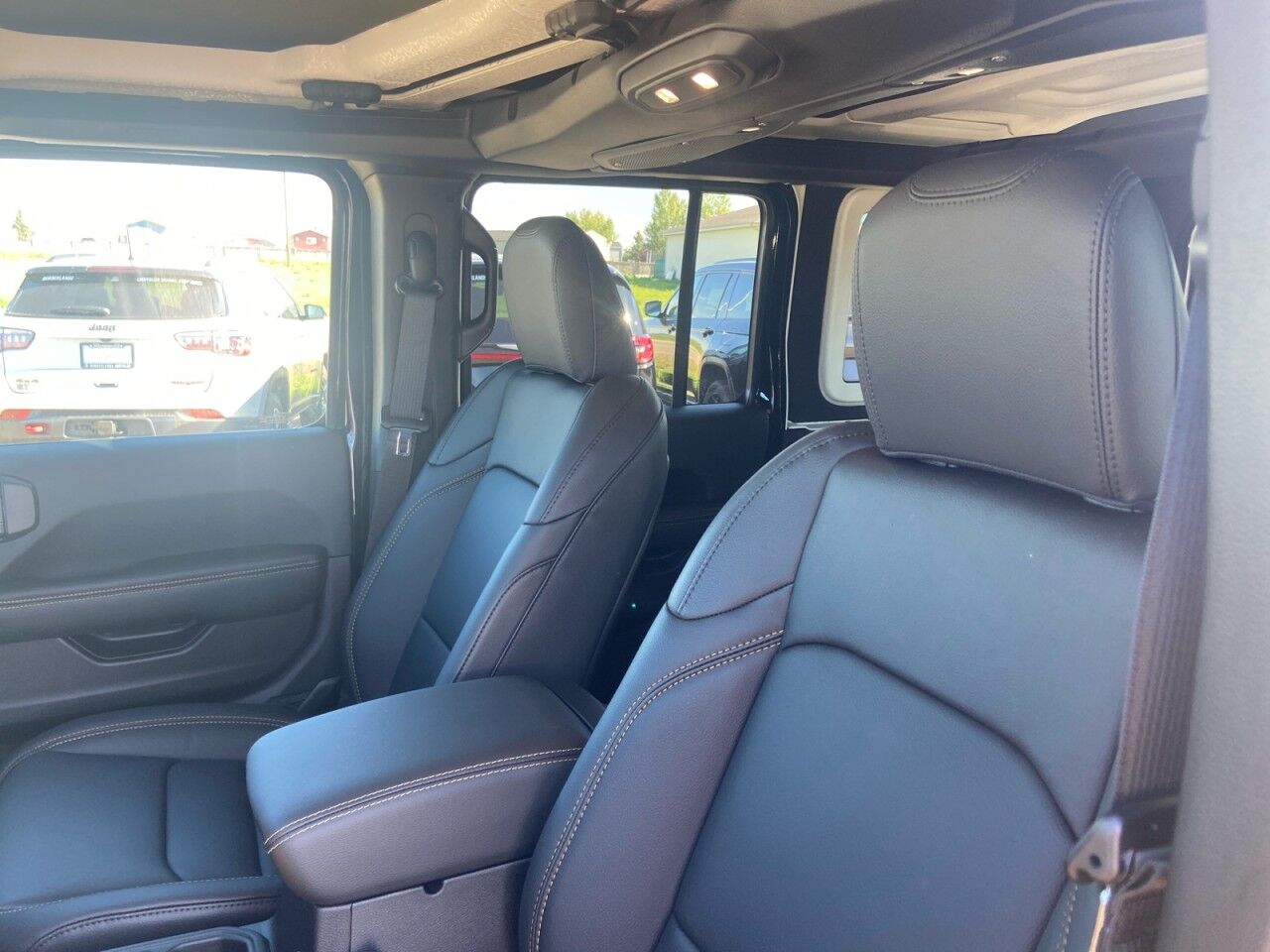 2025 Jeep Wrangler Sahara High Level AB