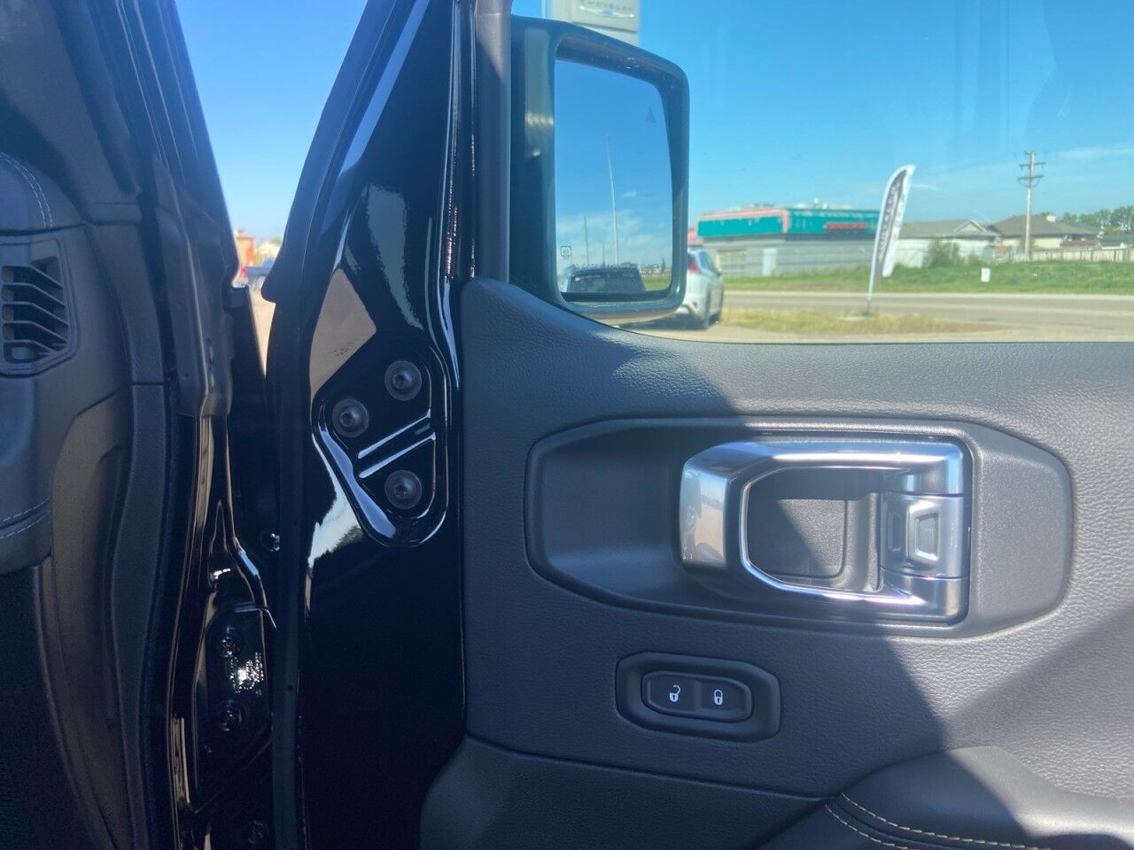 2025 Jeep Wrangler Sahara High Level AB