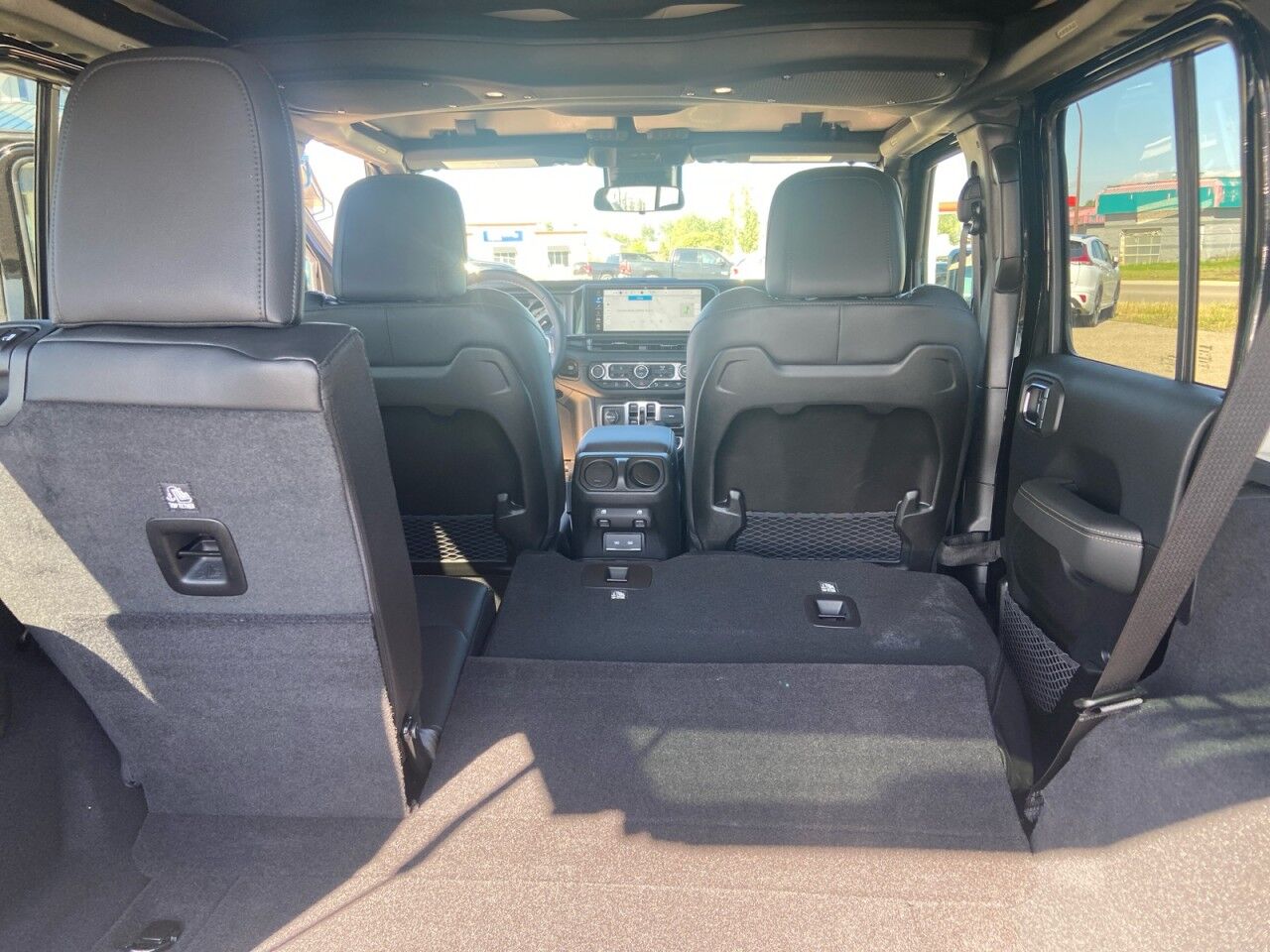 2025 Jeep Wrangler Sahara High Level AB