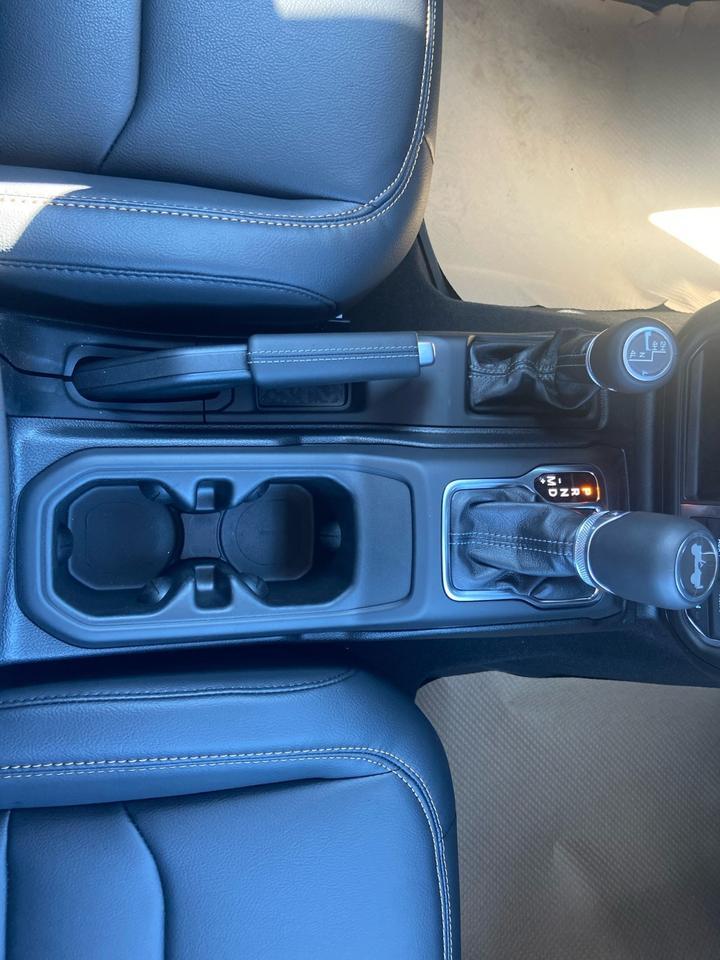 2025 Jeep Wrangler Sahara High Level AB
