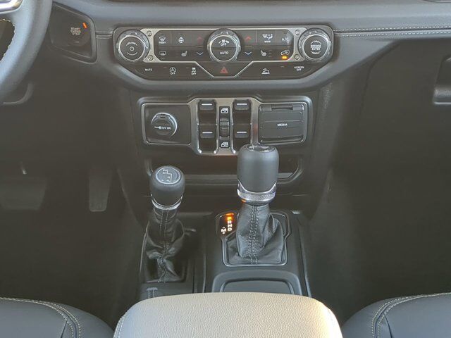 2025 Jeep Wrangler Sahara Appleton WI