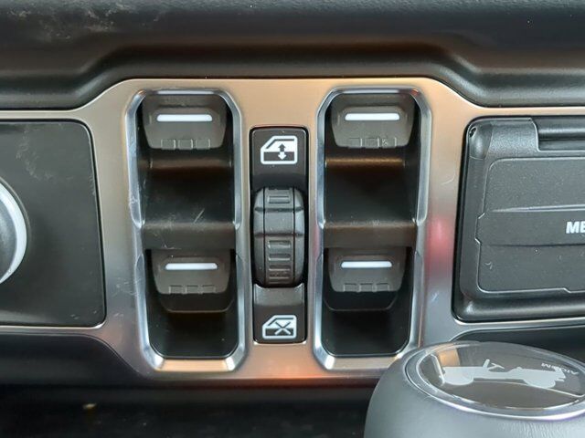 2025 Jeep Wrangler Sahara Appleton WI