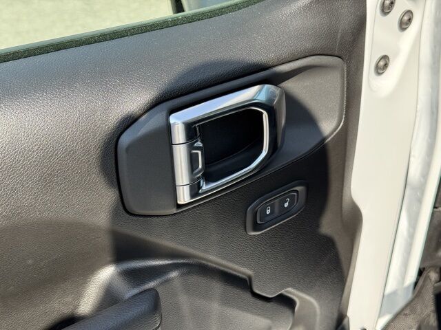 2025 Jeep Wrangler Sport Crestwood KY