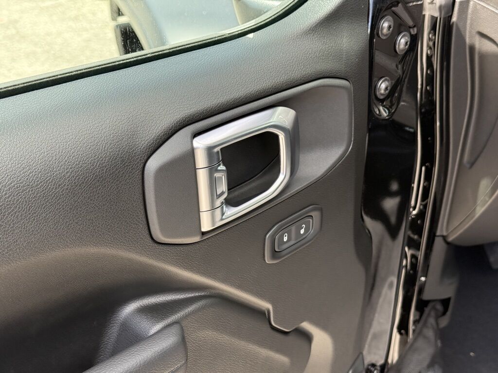 2025 Jeep Wrangler Sport Crestwood KY
