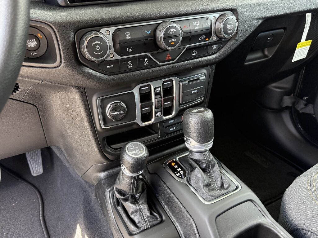 2025 Jeep Wrangler Sport Crestwood KY